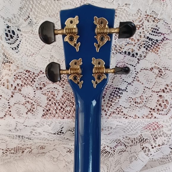 MAHALO UKULELE NO. U-30BU BLUE WITH MATCHING BLUE CARRYING BAG - Picture 6 of 15